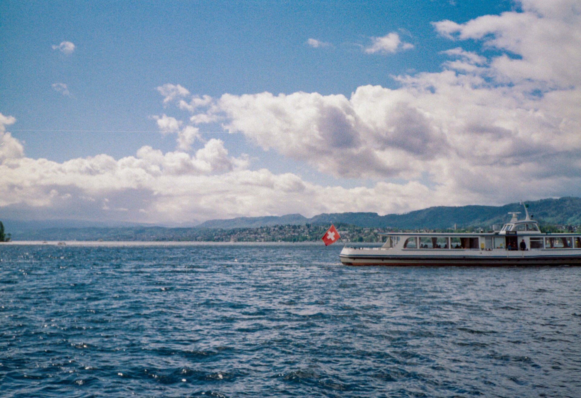 Schiff auf einem Schweizer See